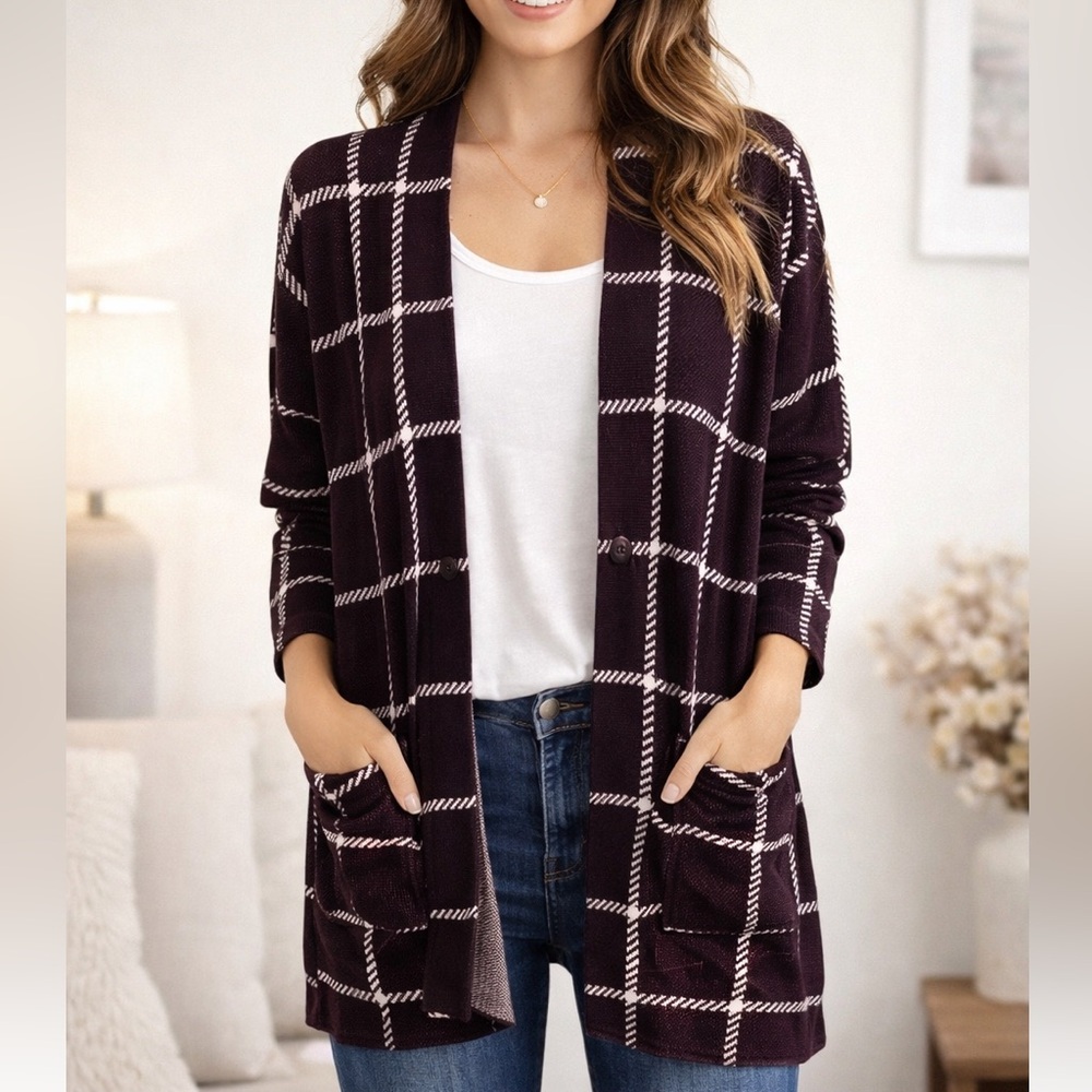 Bass navy and White Plaid oversized comfy Cardigan! Size small